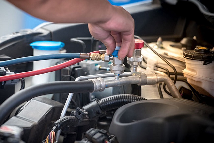 Servicios de mecánica carga aire acondicionado